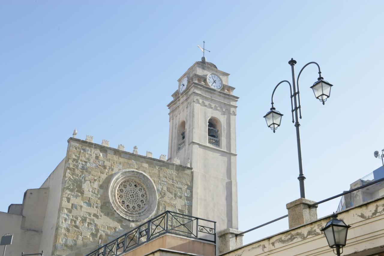 B&B Al Civico16 Guspini Zewnętrze zdjęcie
