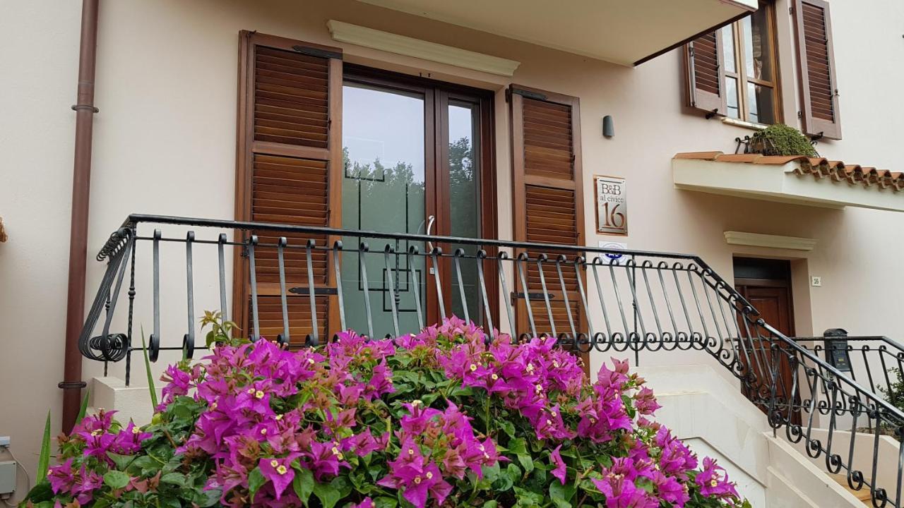 B&B Al Civico16 Guspini Zewnętrze zdjęcie