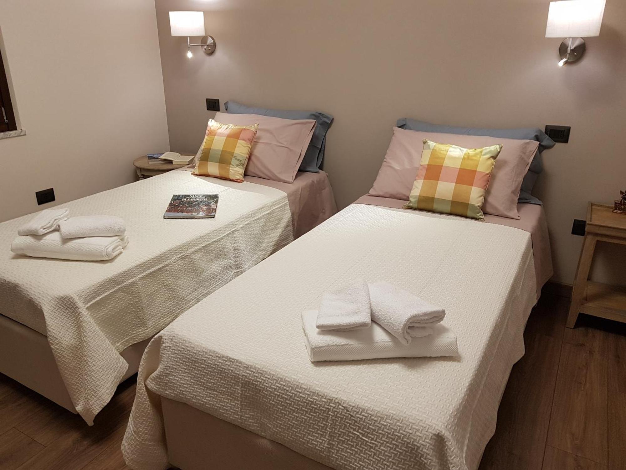 B&B Al Civico16 Guspini Zewnętrze zdjęcie