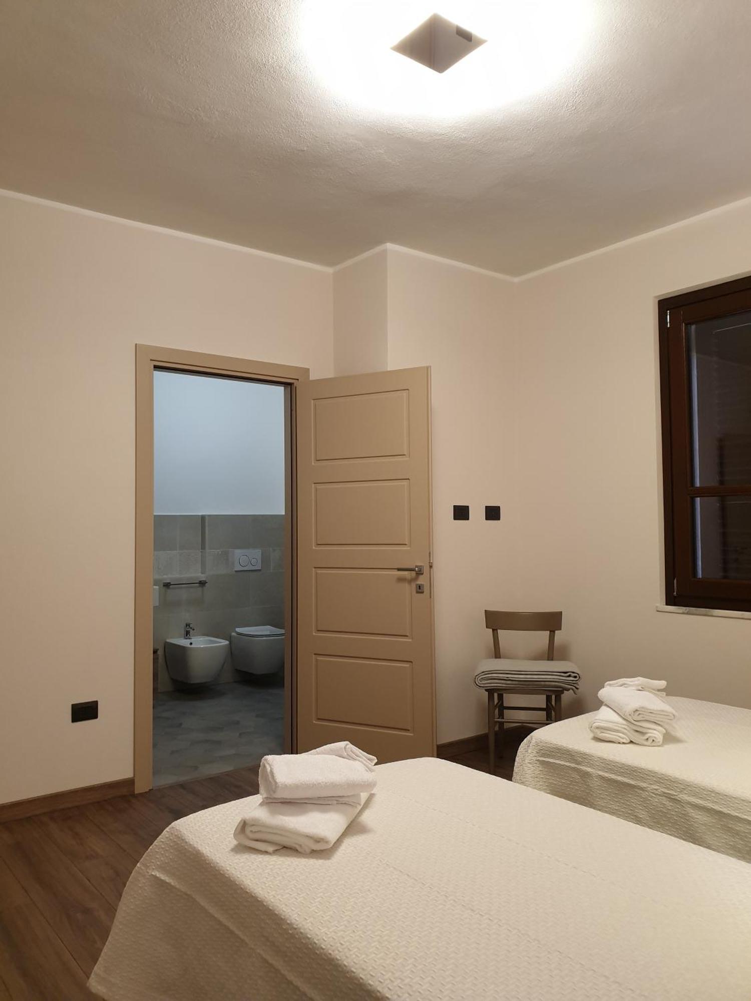 B&B Al Civico16 Guspini Zewnętrze zdjęcie